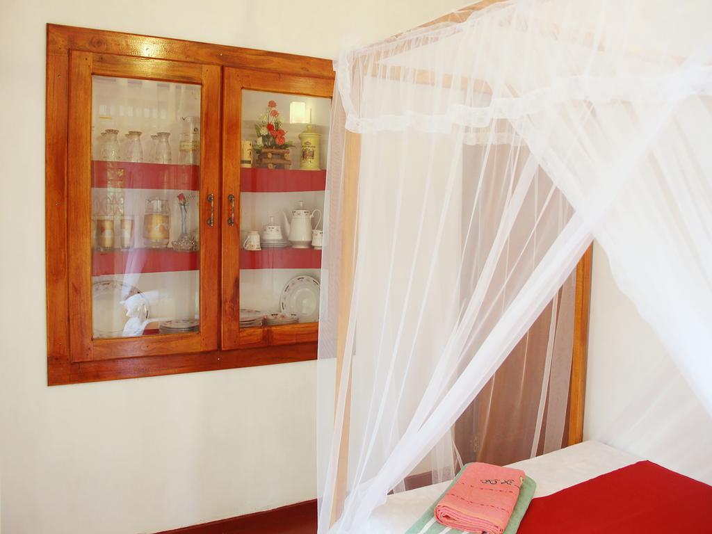 Desitha Family House Hotel Mirissa Buitenkant foto