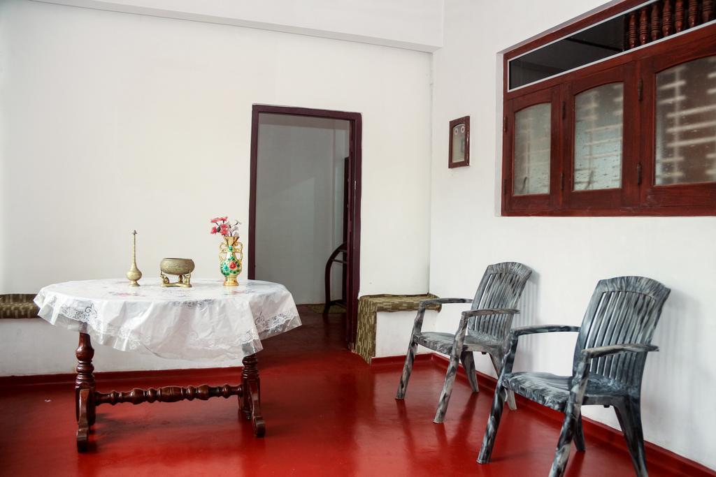 Desitha Family House Hotel Mirissa Buitenkant foto