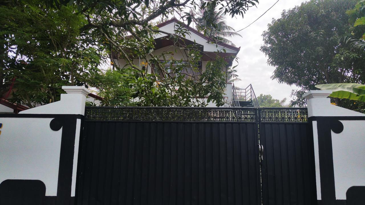 Desitha Family House Hotel Mirissa Buitenkant foto